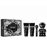 סט לגבר Moschino Toyboy E.D.P 100 ml + 100 ml + 100 ml + 10 ml בושם + אפטר שייב + ג'ל רחצה סט לגבר Moschino Toyboy E.D.P 100 ml + 100 ml + 100 ml + 10 ml בושם + אפטר שייב + ג'ל רחצה